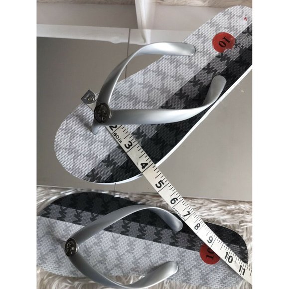 Women’s Sandals Flip Flops Size 10 Michael Kors Silver Grey RX20B - Picture 10 of 11